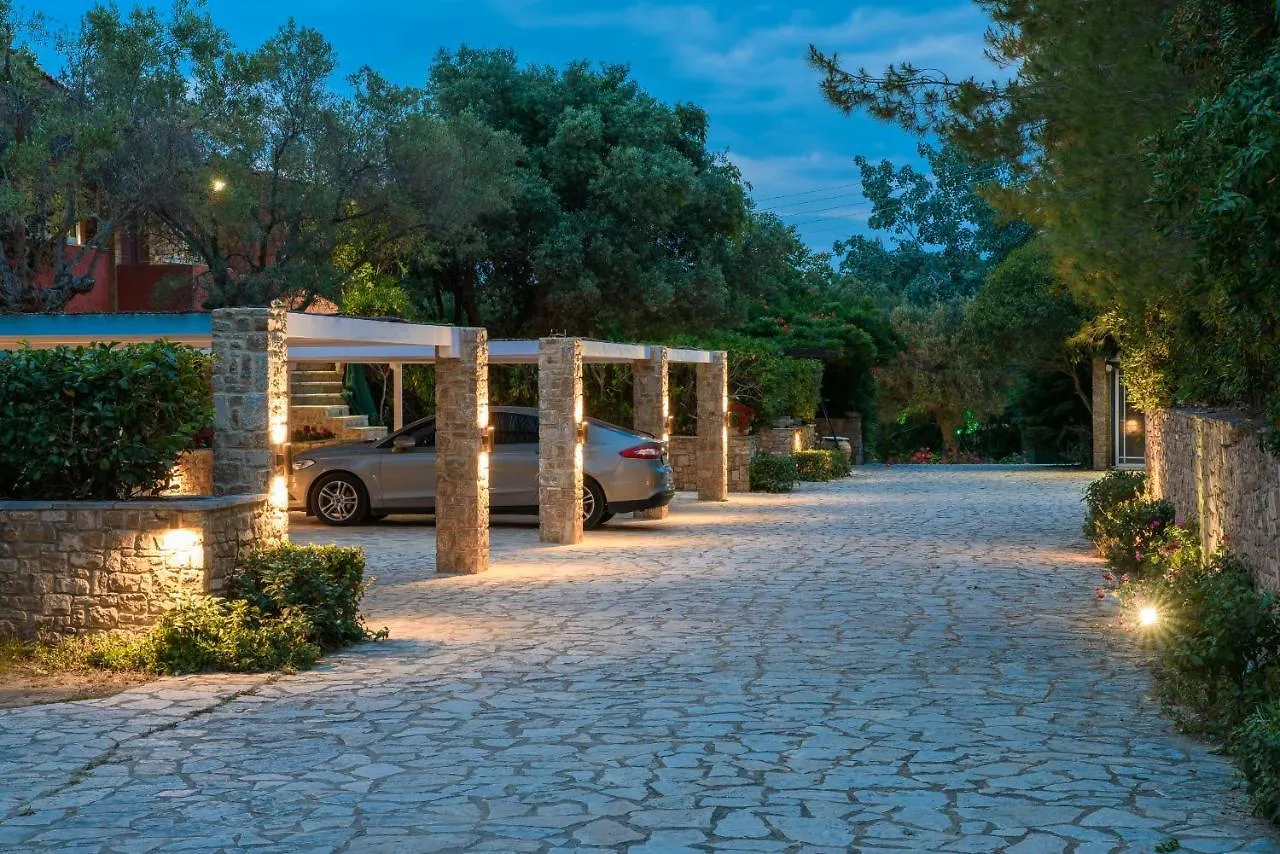 Maria Elena Villas I Lagómandra
