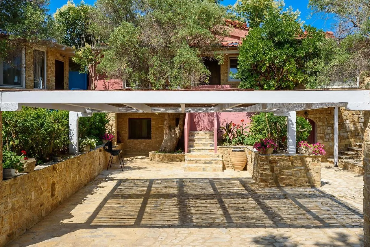 Maria Elena Villas I Lagómandra