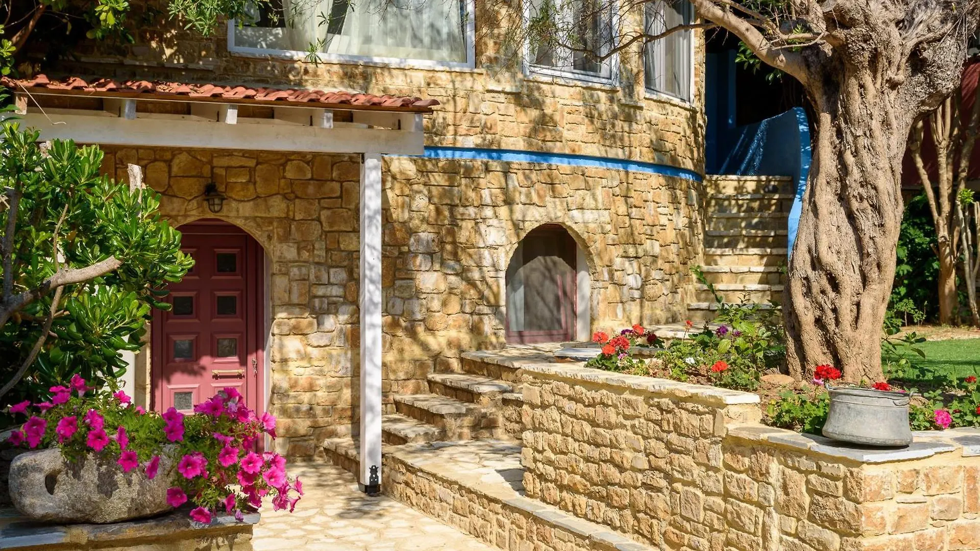 Maria Elena Villas I Lagómandra