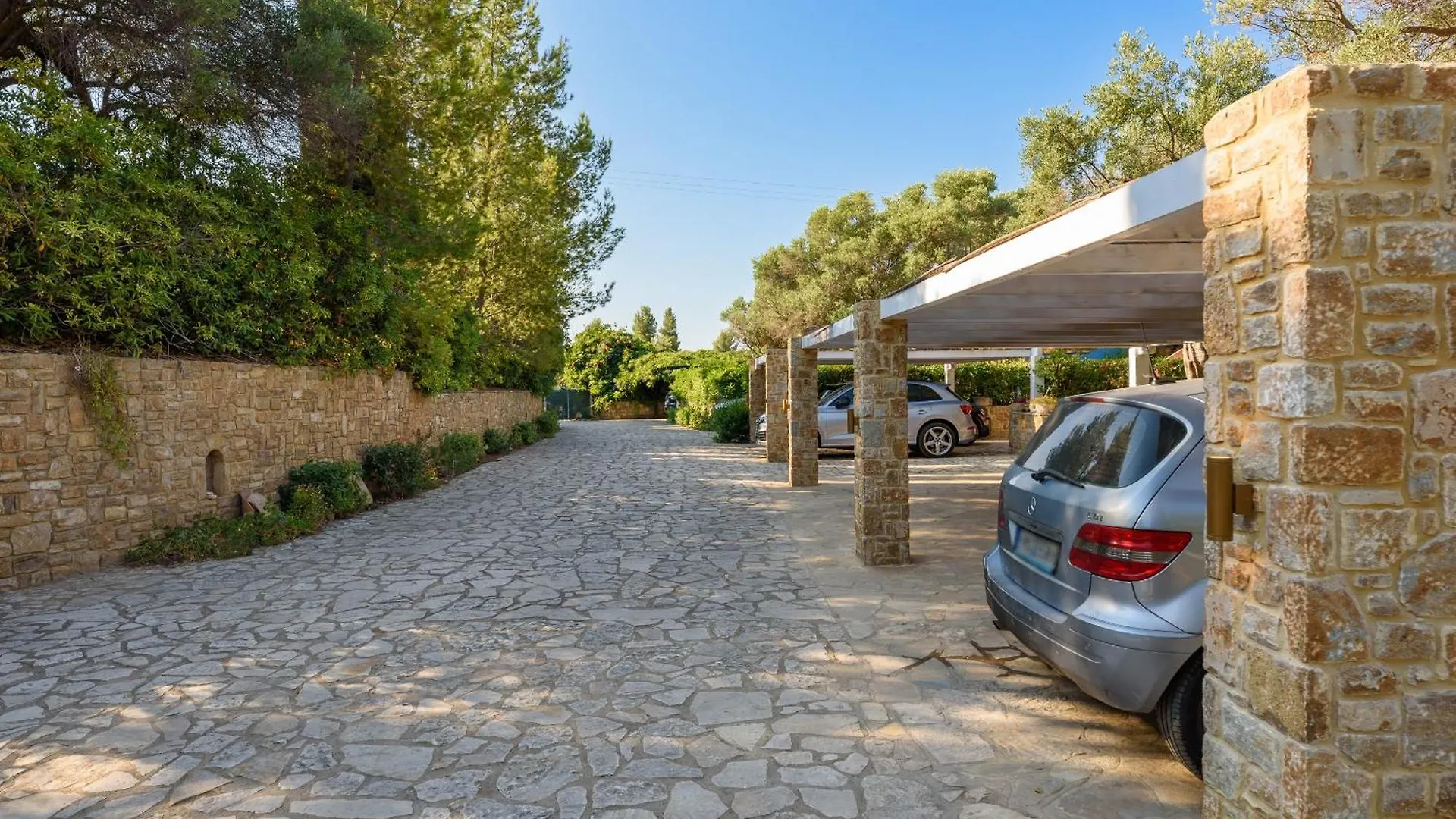 Maria Elena Villas I Lagómandra