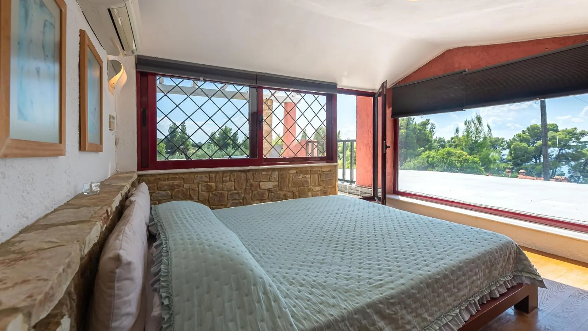 Maria Elena Villas I Lagómandra